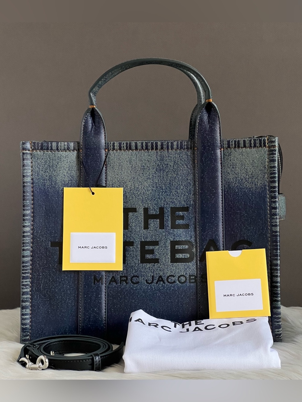 2F3HTT059H01 - Marc Jacobs The Denim-Printed Leather Medium Tote Bag - Picture 12 of 15